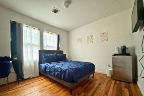 Belmont Suites - BR 2 (Private Room) - 30 mins to NYC